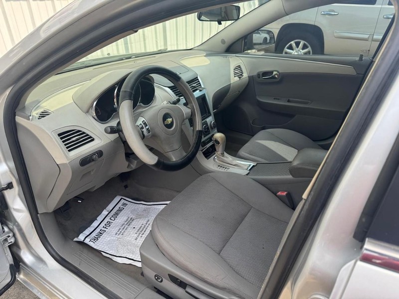 Chevrolet Malibu Vehicle Full-screen Gallery Image 07