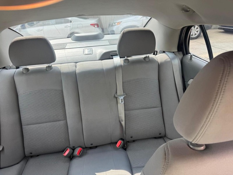 Chevrolet Malibu Vehicle Full-screen Gallery Image 09