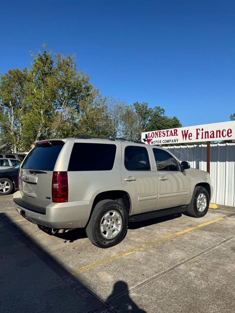 Chevrolet Tahoe Vehicle Full-screen Gallery Image 05