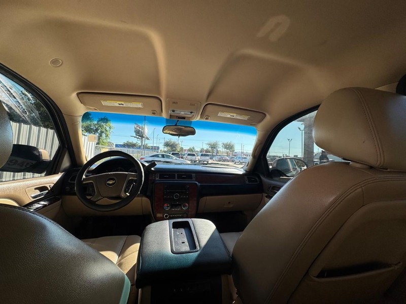 Chevrolet Tahoe Vehicle Full-screen Gallery Image 10