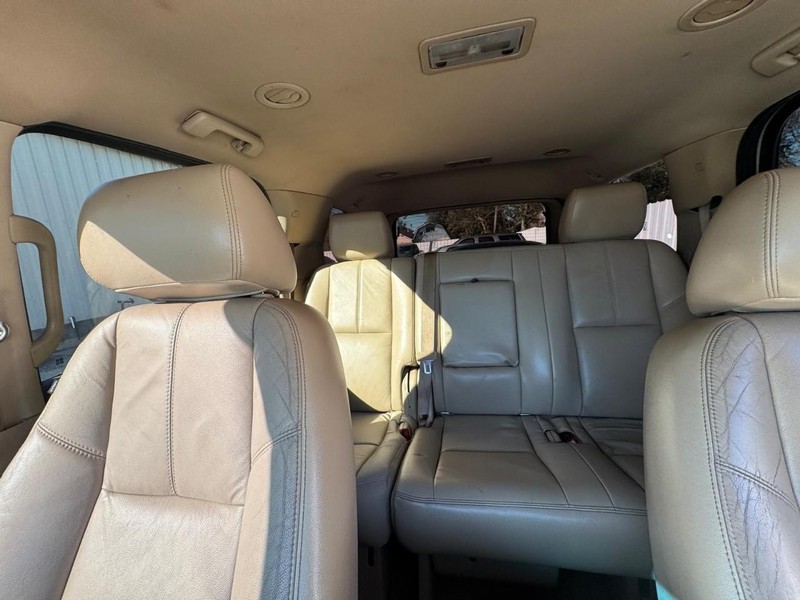 Chevrolet Tahoe Vehicle Full-screen Gallery Image 11