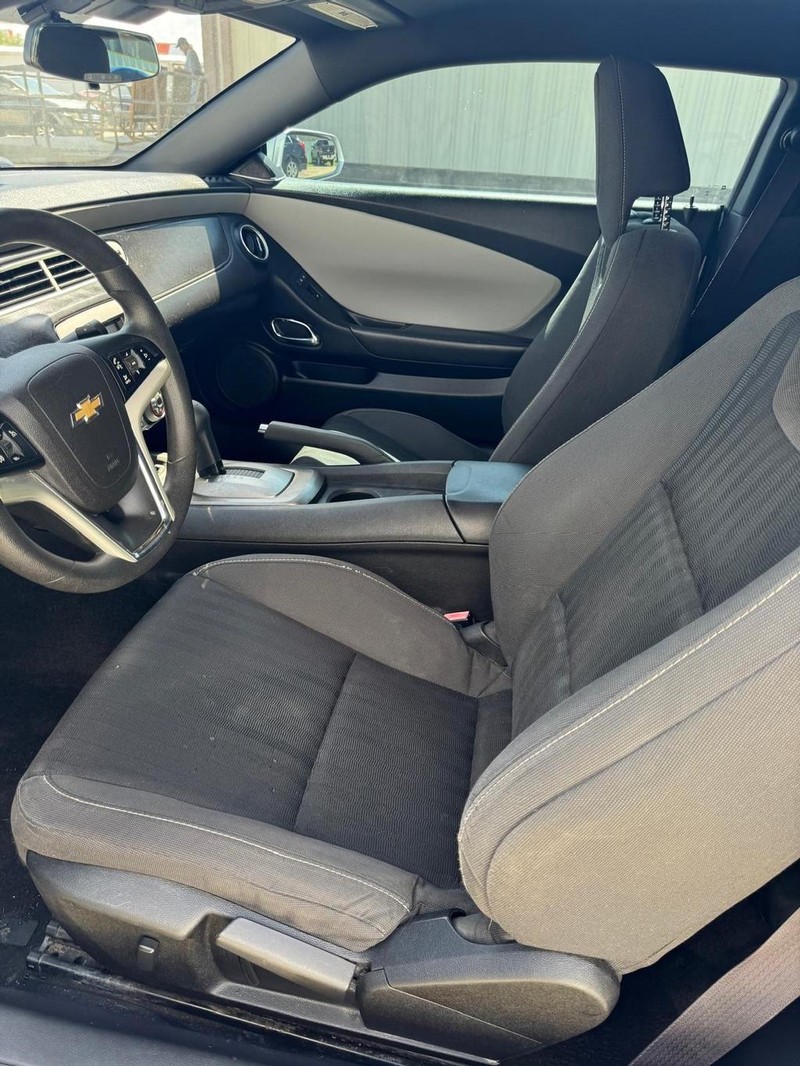 Chevrolet Camaro Vehicle Full-screen Gallery Image 09