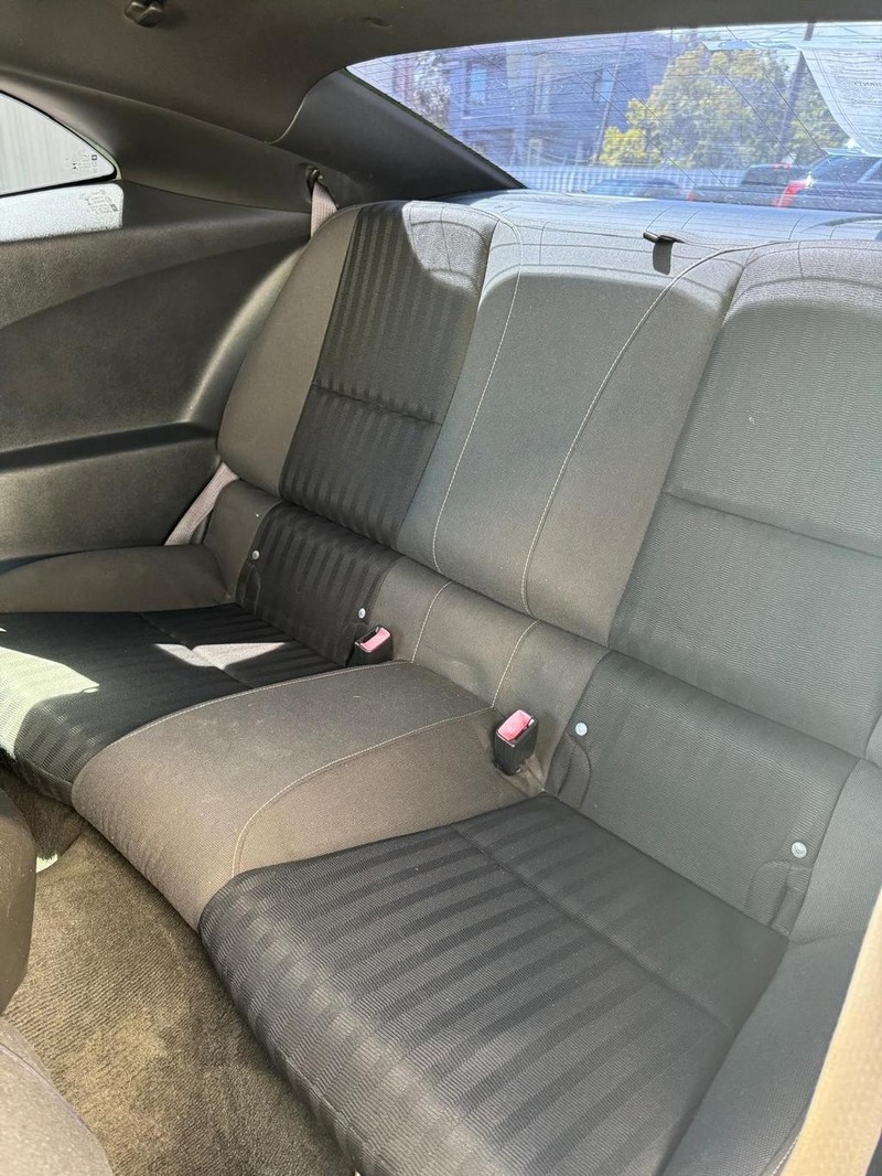 Chevrolet Camaro Vehicle Full-screen Gallery Image 10