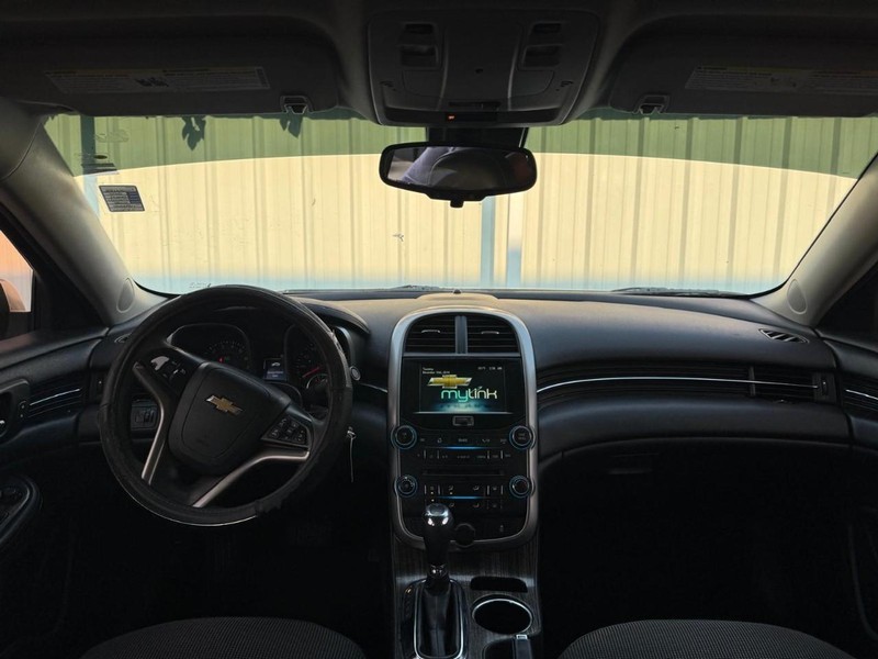 Chevrolet Malibu Limited Vehicle Full-screen Gallery Image 08