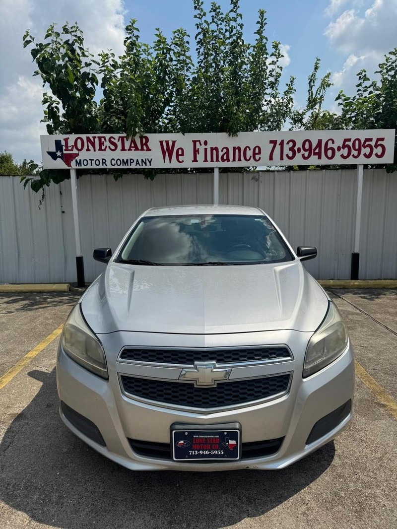 Chevrolet Malibu Vehicle Full-screen Gallery Image 03