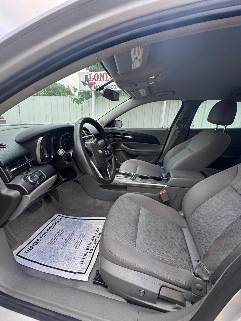 Chevrolet Malibu Vehicle Full-screen Gallery Image 08