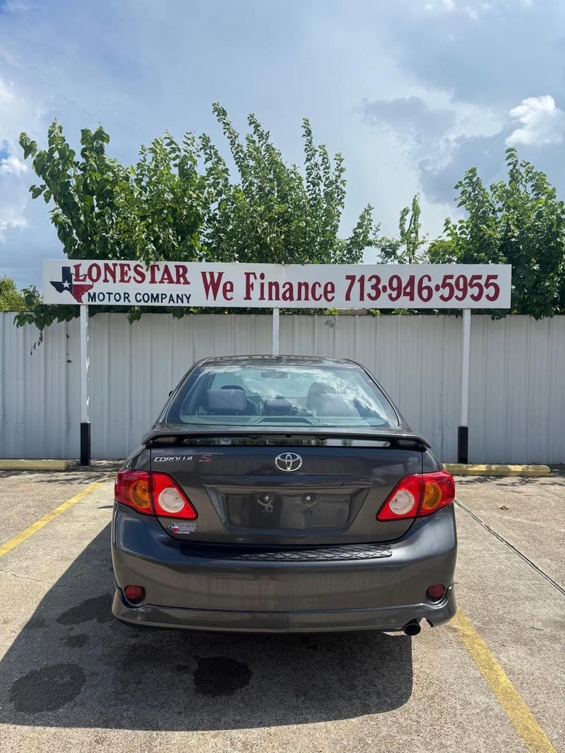 Toyota Corolla Vehicle Full-screen Gallery Image 04