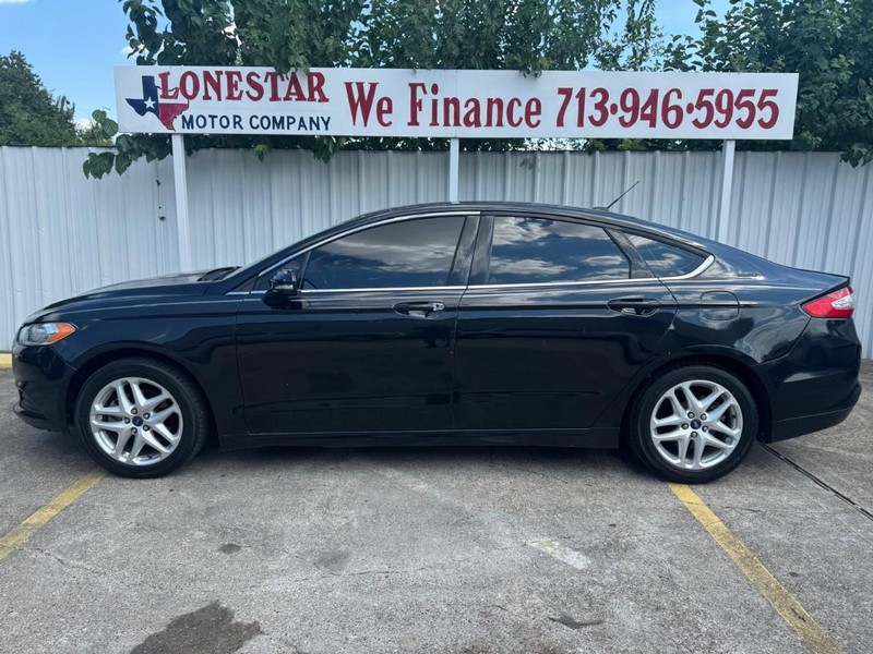 Ford Fusion Vehicle Full-screen Gallery Image 07