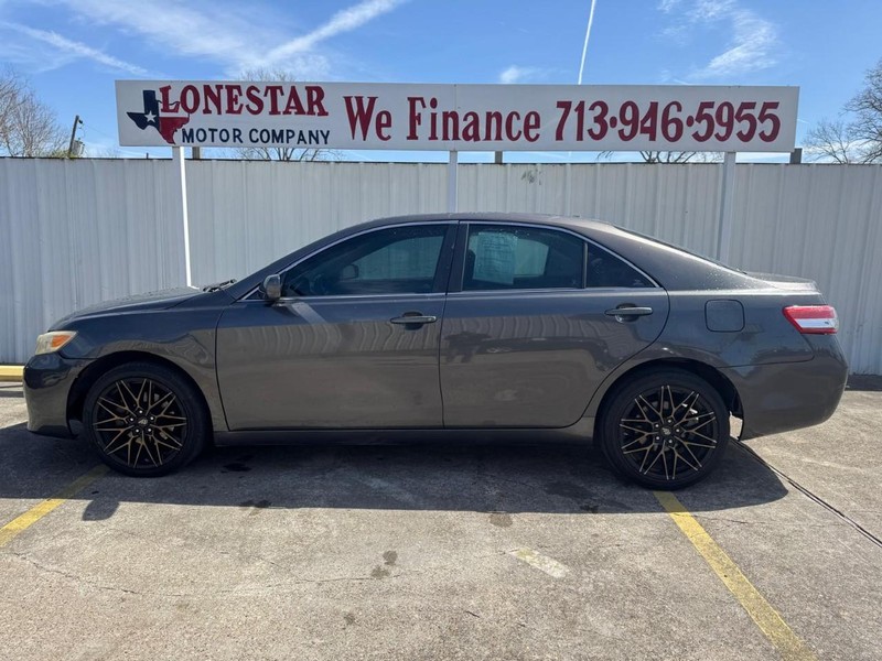 Toyota Camry Vehicle Full-screen Gallery Image 07