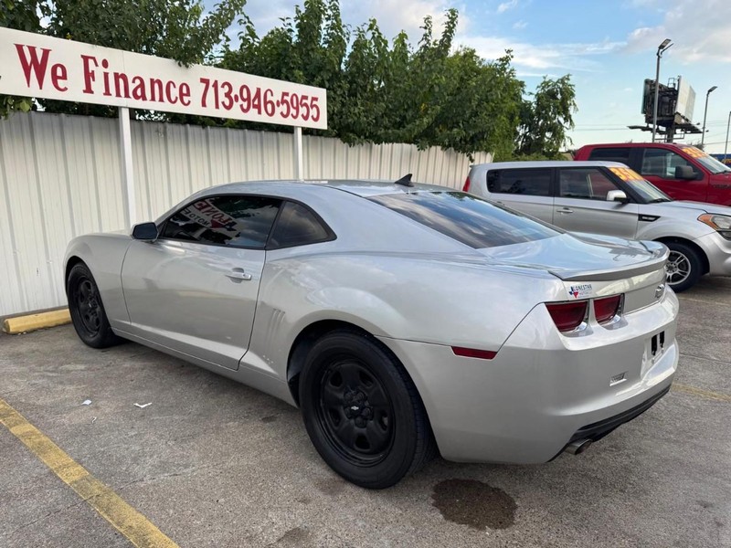 Chevrolet Camaro Vehicle Full-screen Gallery Image 05