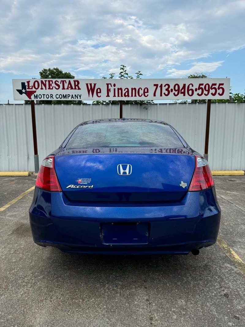 Honda Accord Coupe Vehicle Full-screen Gallery Image 04