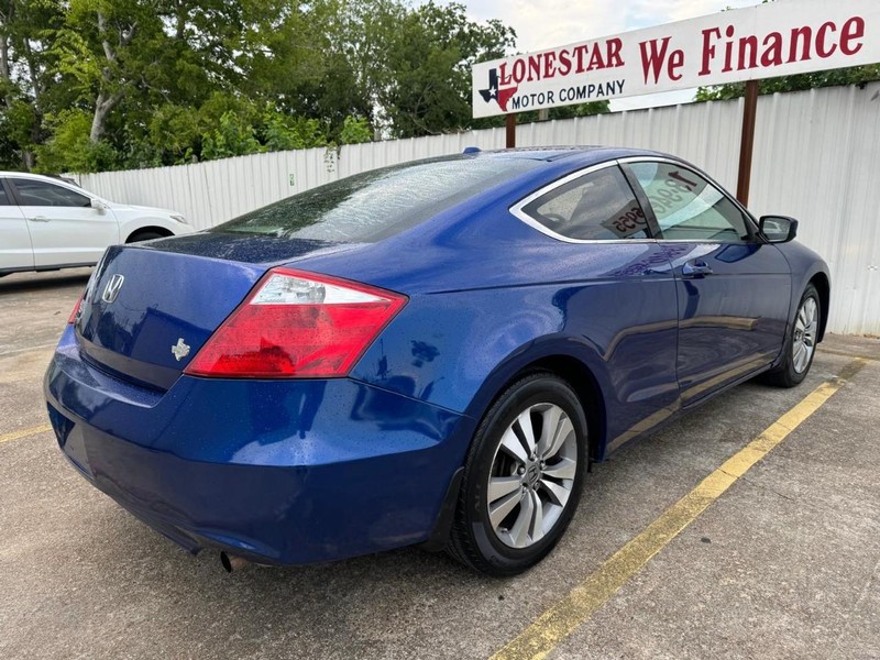 Honda Accord Coupe Vehicle Full-screen Gallery Image 05