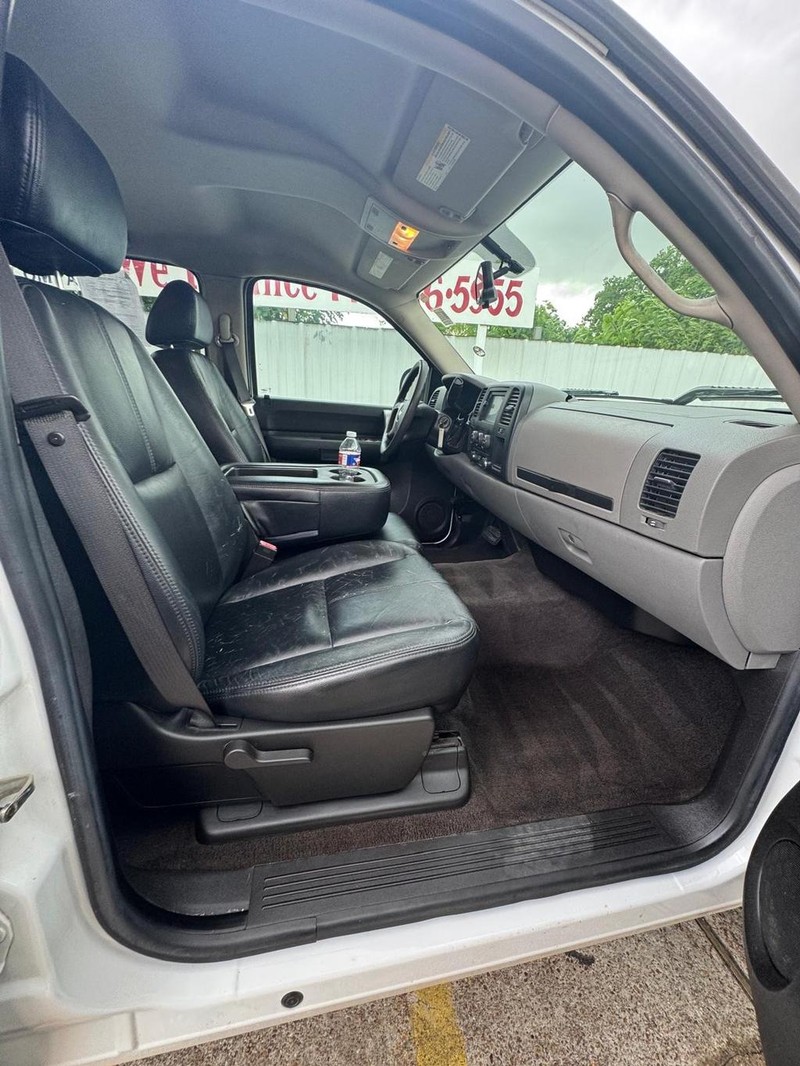 Chevrolet Silverado 1500 Vehicle Full-screen Gallery Image 08