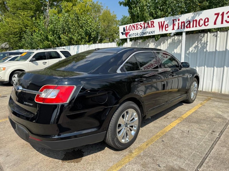 Ford Taurus Vehicle Full-screen Gallery Image 06