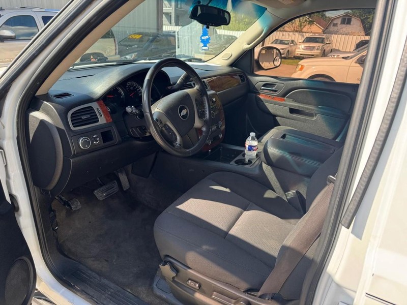 Chevrolet Tahoe Vehicle Full-screen Gallery Image 07