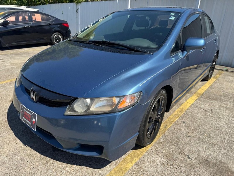 Honda Civic Sedan Vehicle Full-screen Gallery Image 02