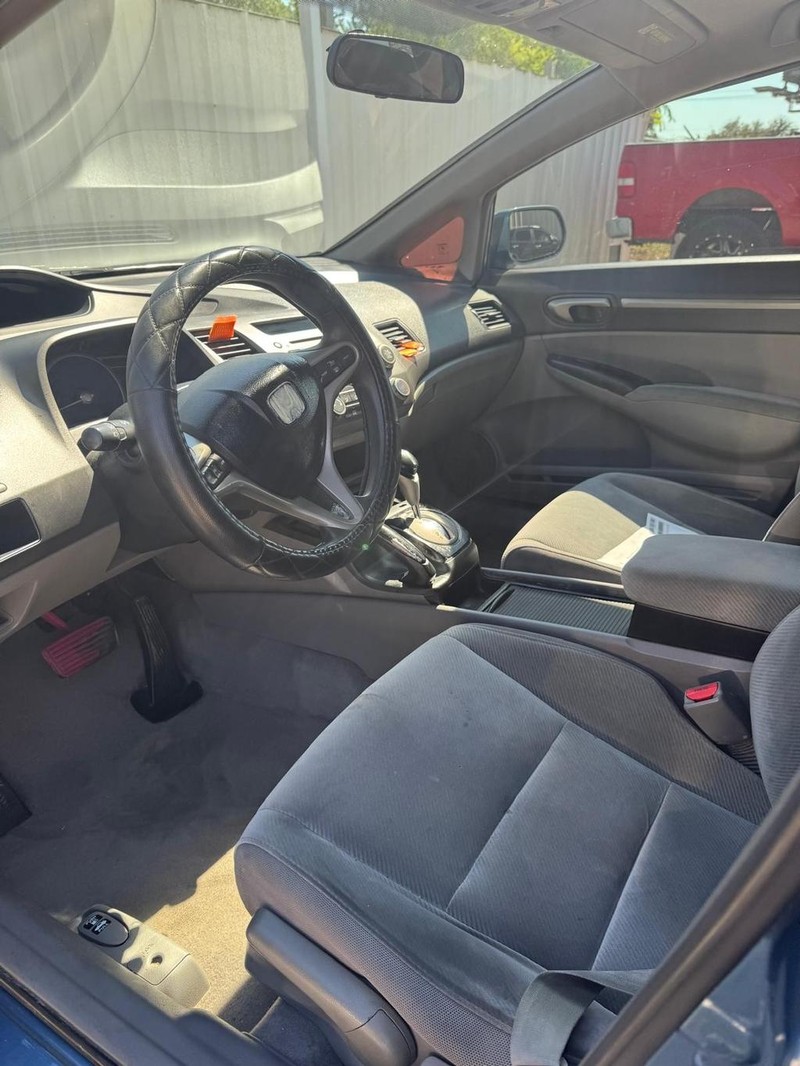 Honda Civic Sedan Vehicle Full-screen Gallery Image 08