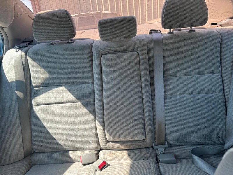 Honda Civic Sedan Vehicle Full-screen Gallery Image 10