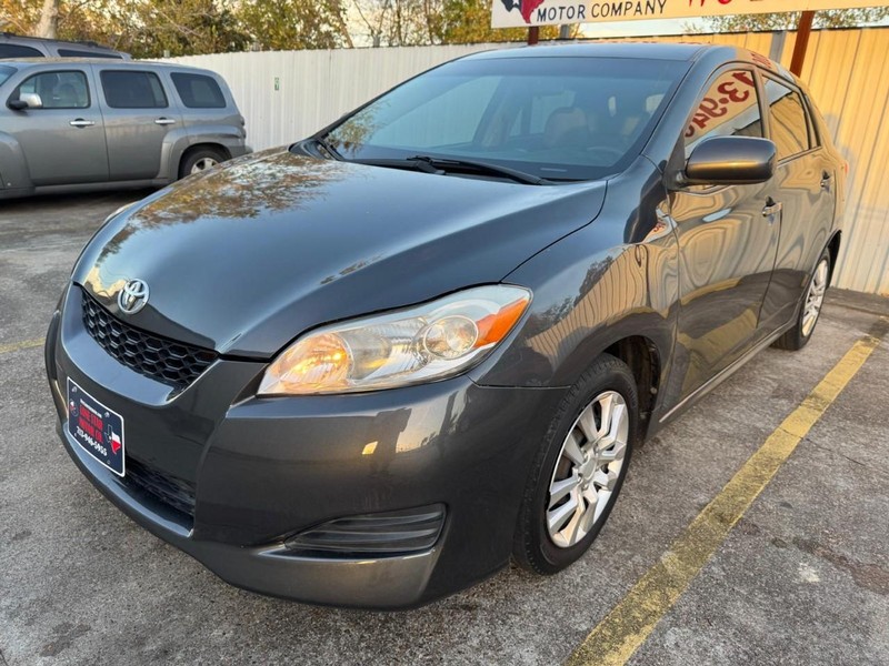 Toyota Matrix Vehicle Full-screen Gallery Image 02