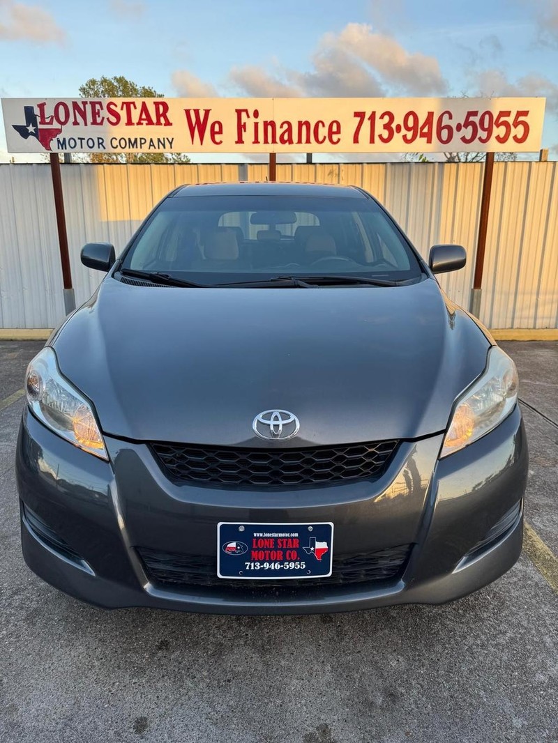 Toyota Matrix Vehicle Full-screen Gallery Image 03