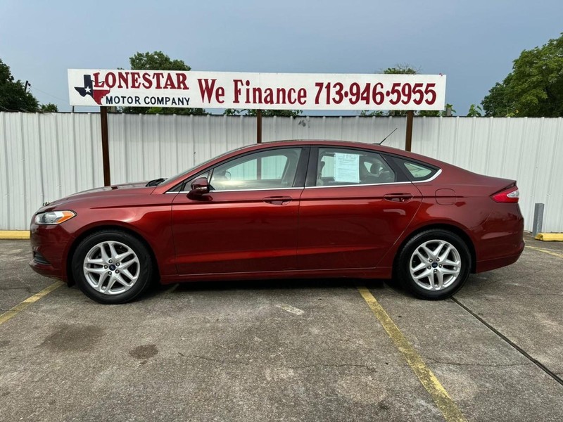 Ford Fusion Vehicle Full-screen Gallery Image 07