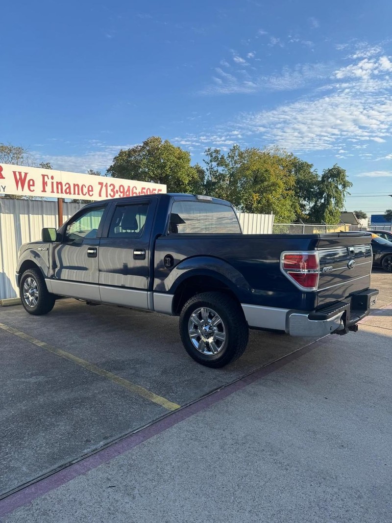 Ford F-150 Vehicle Full-screen Gallery Image 05
