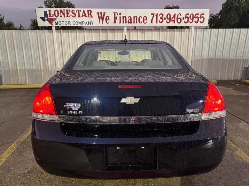 Chevrolet Impala Vehicle Full-screen Gallery Image 04