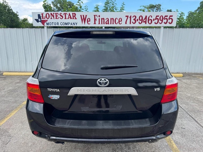 Toyota Highlander Vehicle Full-screen Gallery Image 04