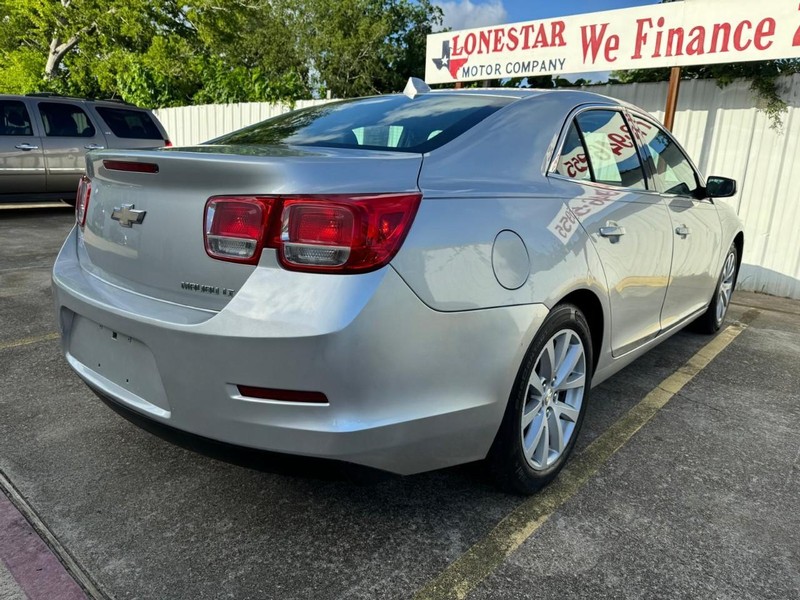 Chevrolet Malibu Vehicle Full-screen Gallery Image 05