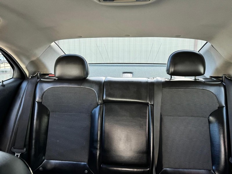 Chevrolet Malibu Vehicle Full-screen Gallery Image 10