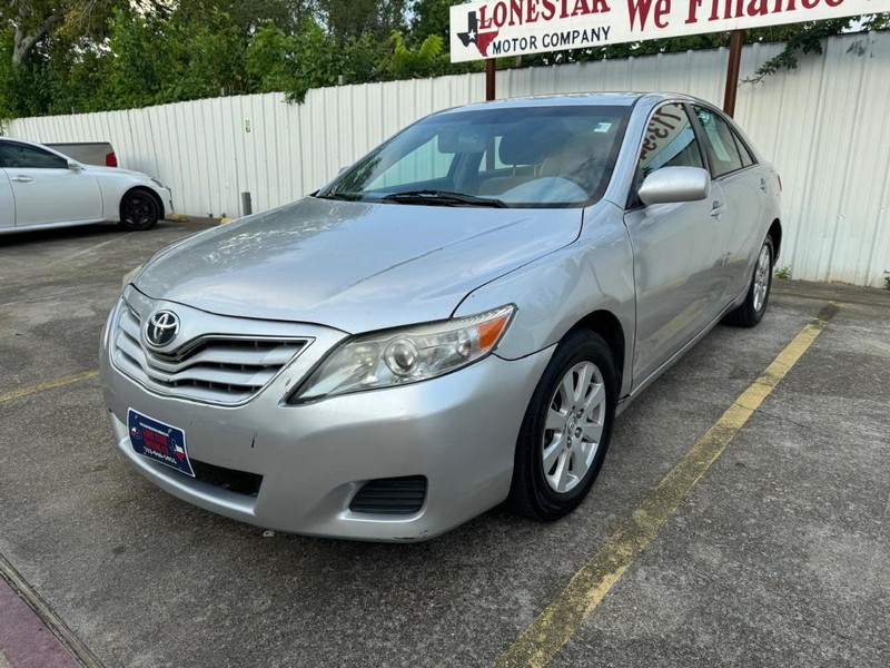 Toyota Camry Vehicle Full-screen Gallery Image 02