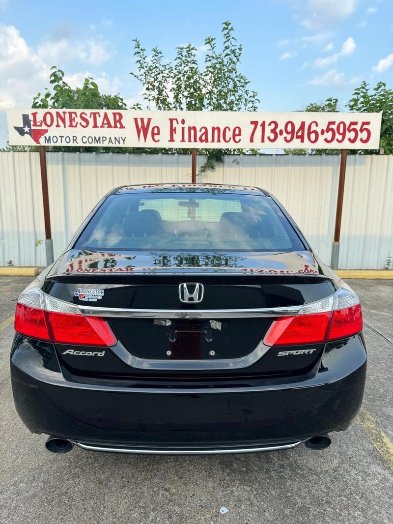 Honda Accord Sedan Vehicle Full-screen Gallery Image 04