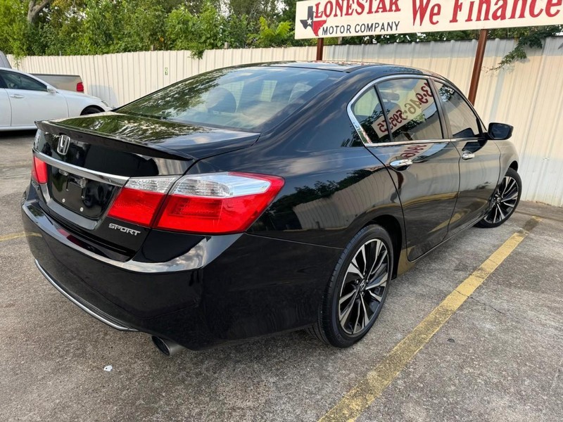 Honda Accord Sedan Vehicle Full-screen Gallery Image 05