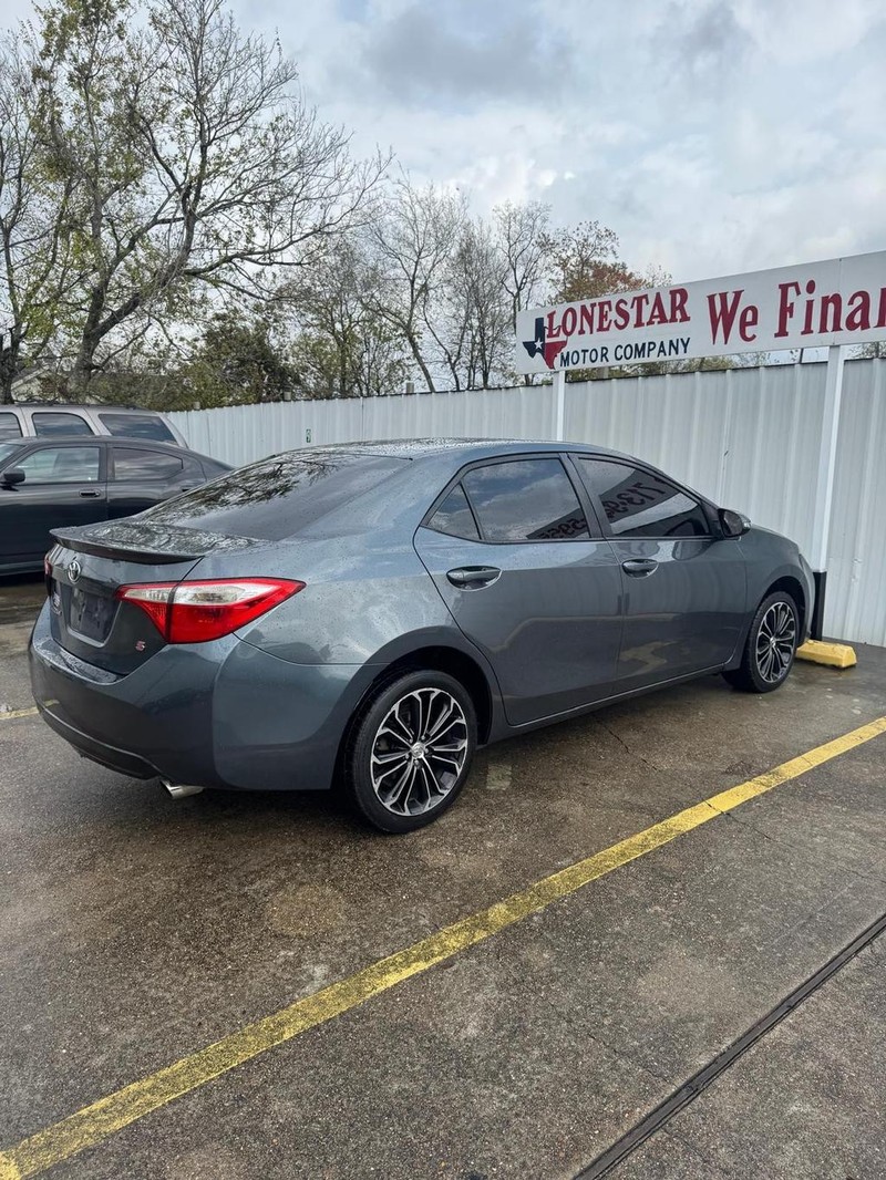 Toyota Corolla Vehicle Full-screen Gallery Image 05