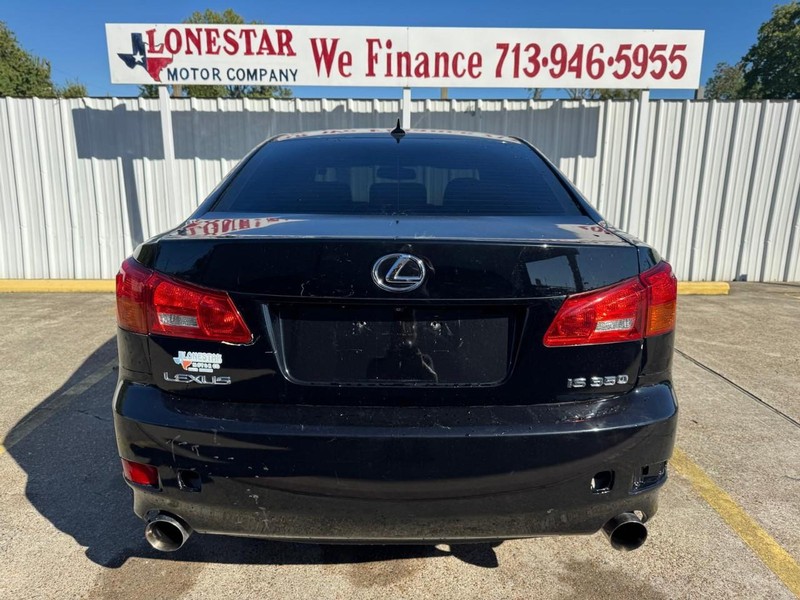 Lexus IS 350 Vehicle Full-screen Gallery Image 04