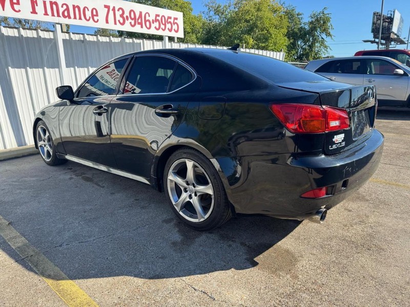 Lexus IS 350 Vehicle Full-screen Gallery Image 05