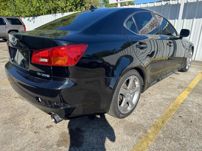 Lexus IS 350 Vehicle Full-screen Gallery Image 06