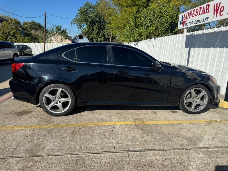 Lexus IS 350 Vehicle Full-screen Gallery Image 07