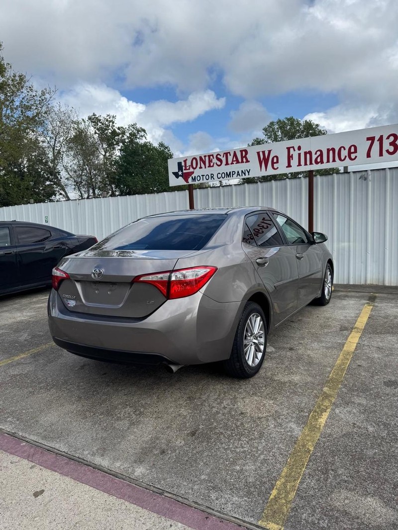Toyota Corolla Vehicle Full-screen Gallery Image 06