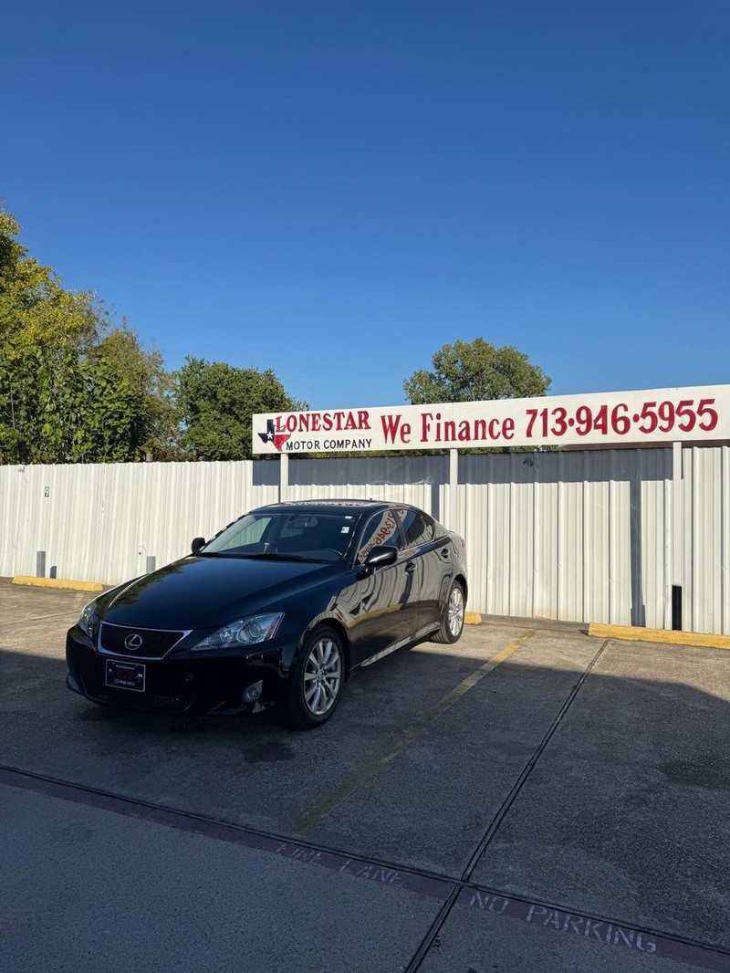 Lexus IS 250 Vehicle Full-screen Gallery Image 02