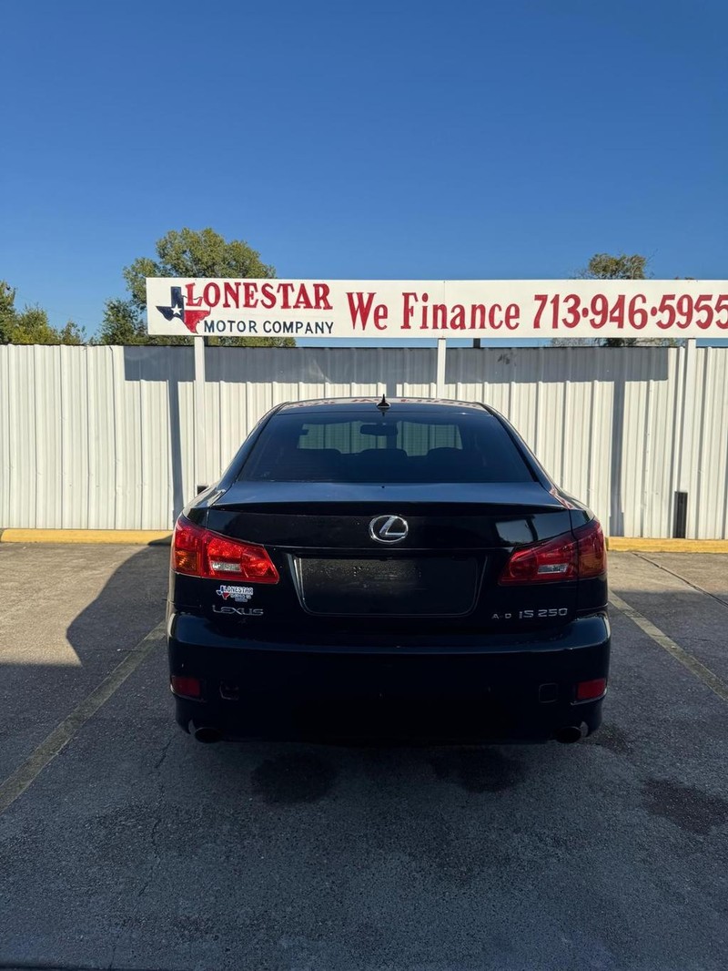 Lexus IS 250 Vehicle Full-screen Gallery Image 04