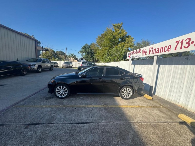 Lexus IS 250 Vehicle Full-screen Gallery Image 07