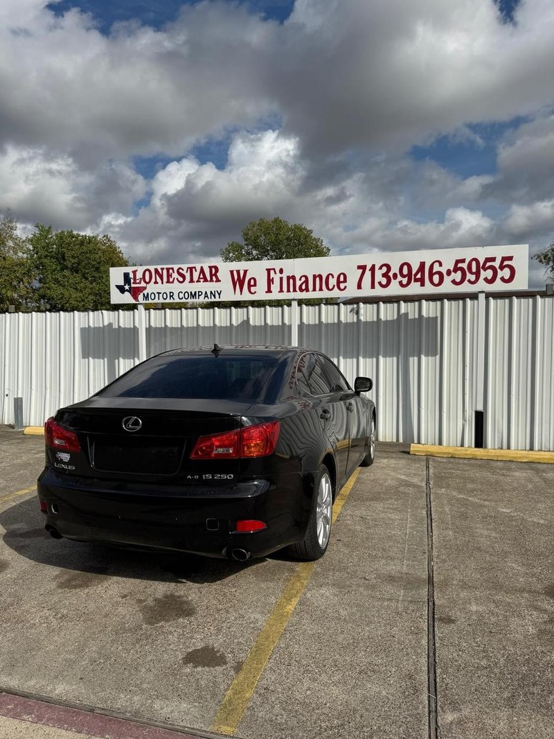 Lexus IS 250 Vehicle Full-screen Gallery Image 05