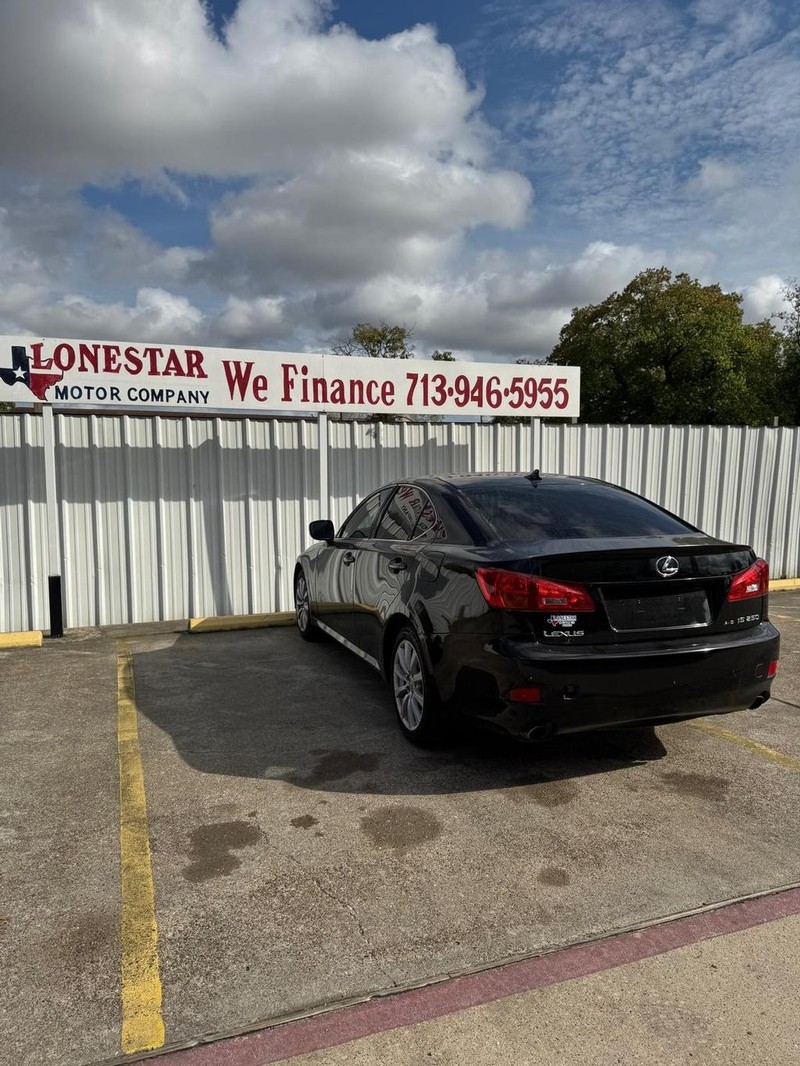 Lexus IS 250 Vehicle Full-screen Gallery Image 06