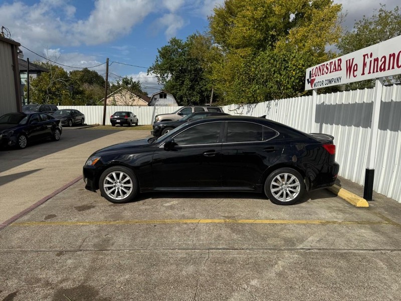 Lexus IS 250 Vehicle Full-screen Gallery Image 07