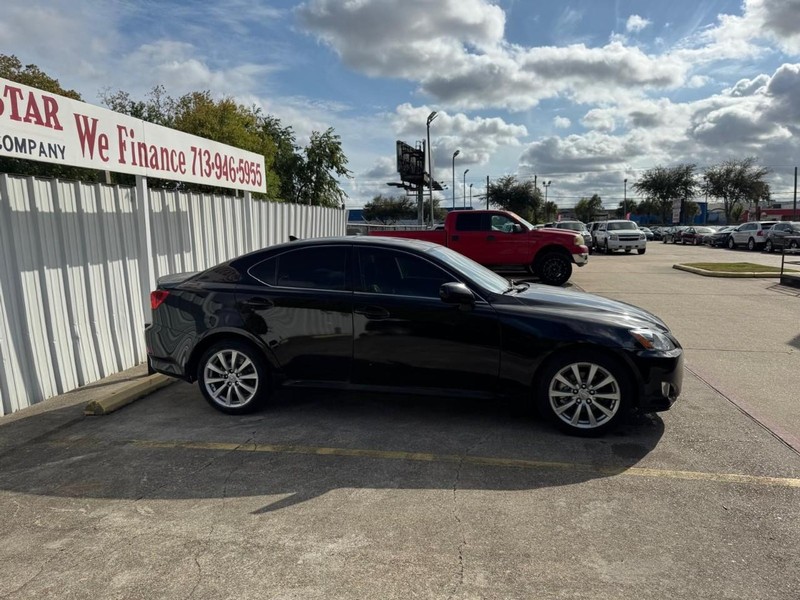 Lexus IS 250 Vehicle Full-screen Gallery Image 08