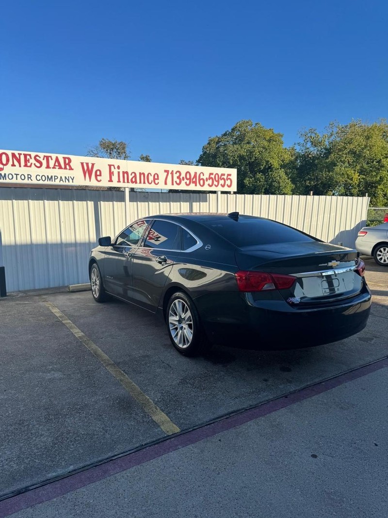 Chevrolet Impala Vehicle Full-screen Gallery Image 05