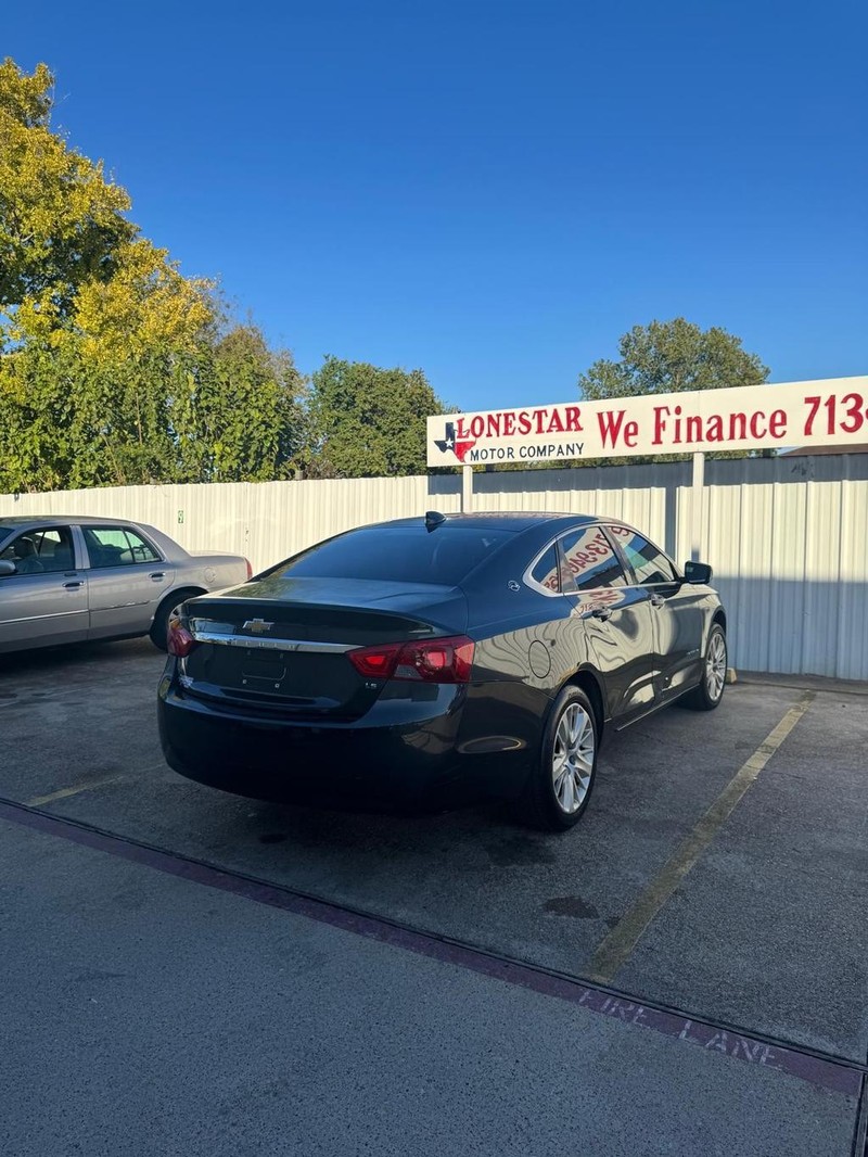 Chevrolet Impala Vehicle Full-screen Gallery Image 06