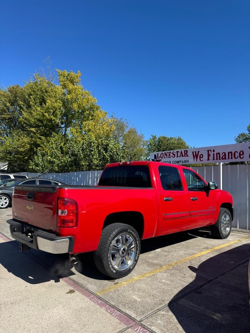 Chevrolet Silverado 1500 Vehicle Full-screen Gallery Image 06