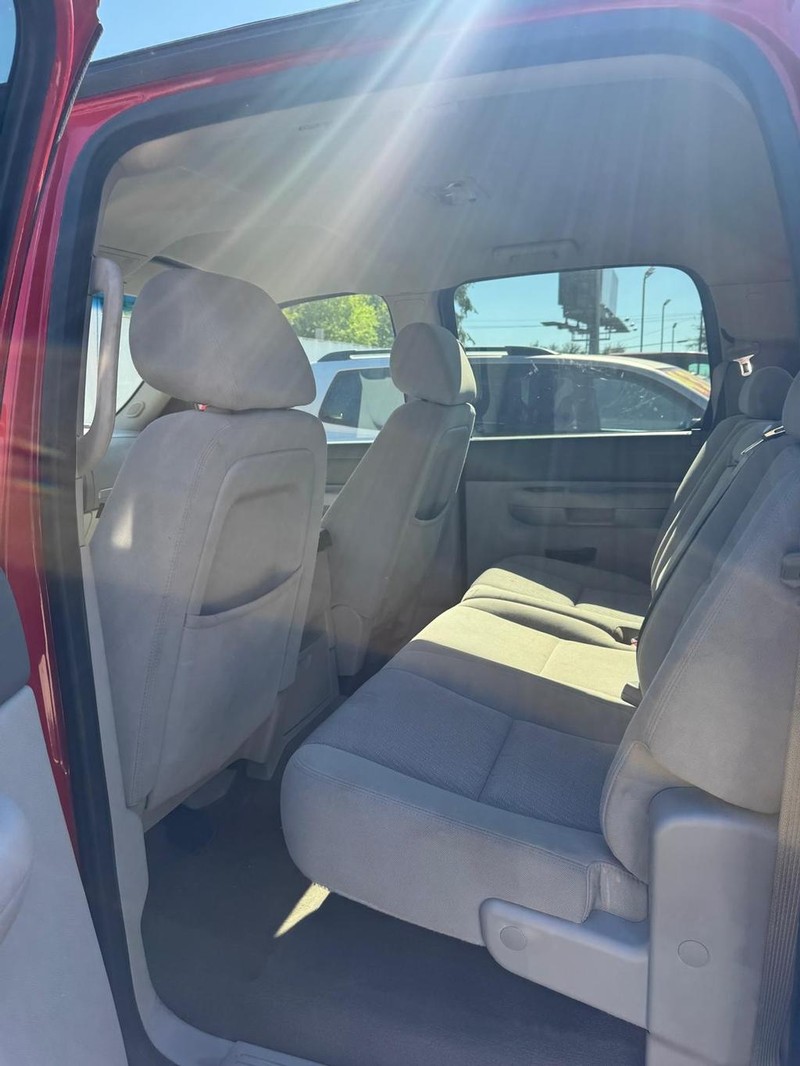 Chevrolet Silverado 1500 Vehicle Full-screen Gallery Image 10